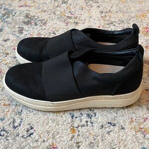 Gravity Defyer | Nova slip on sneakers in black leather